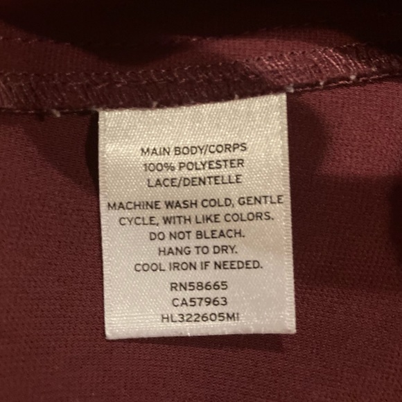 Chelsea 28 Fitted Asymmetric Top - Picture 7 of 7